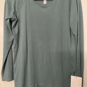 Lululemon long sleeves tee
